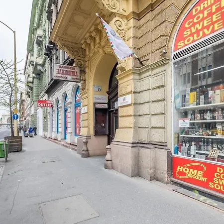 New - Simple Budapešť